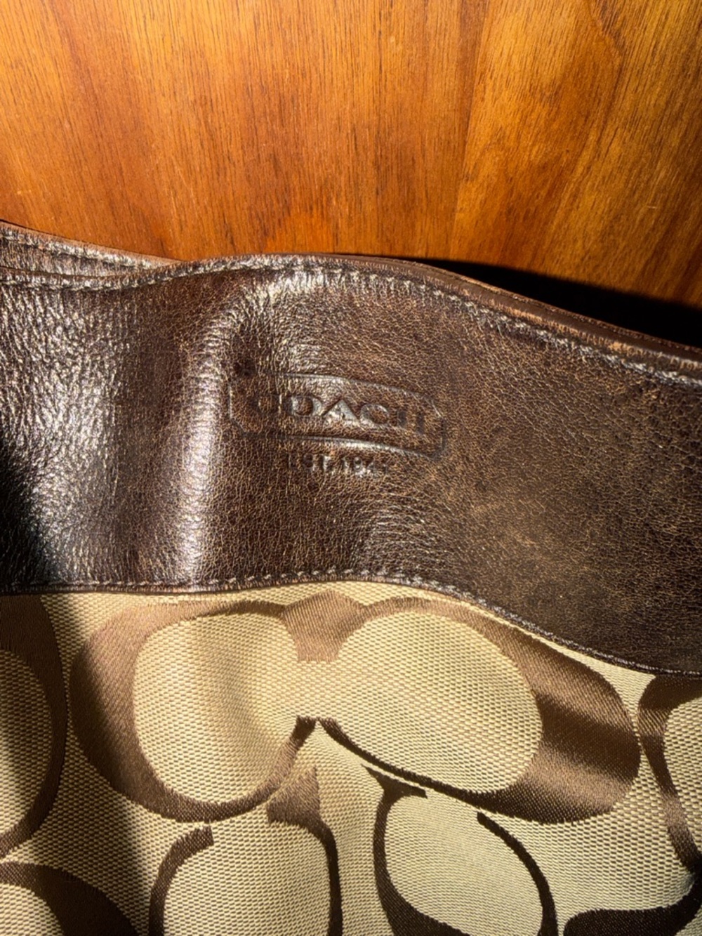 Coach Signature Canvas Shoulder Bag in Beige and Dark Brown-vintage - Picture 2 of 8